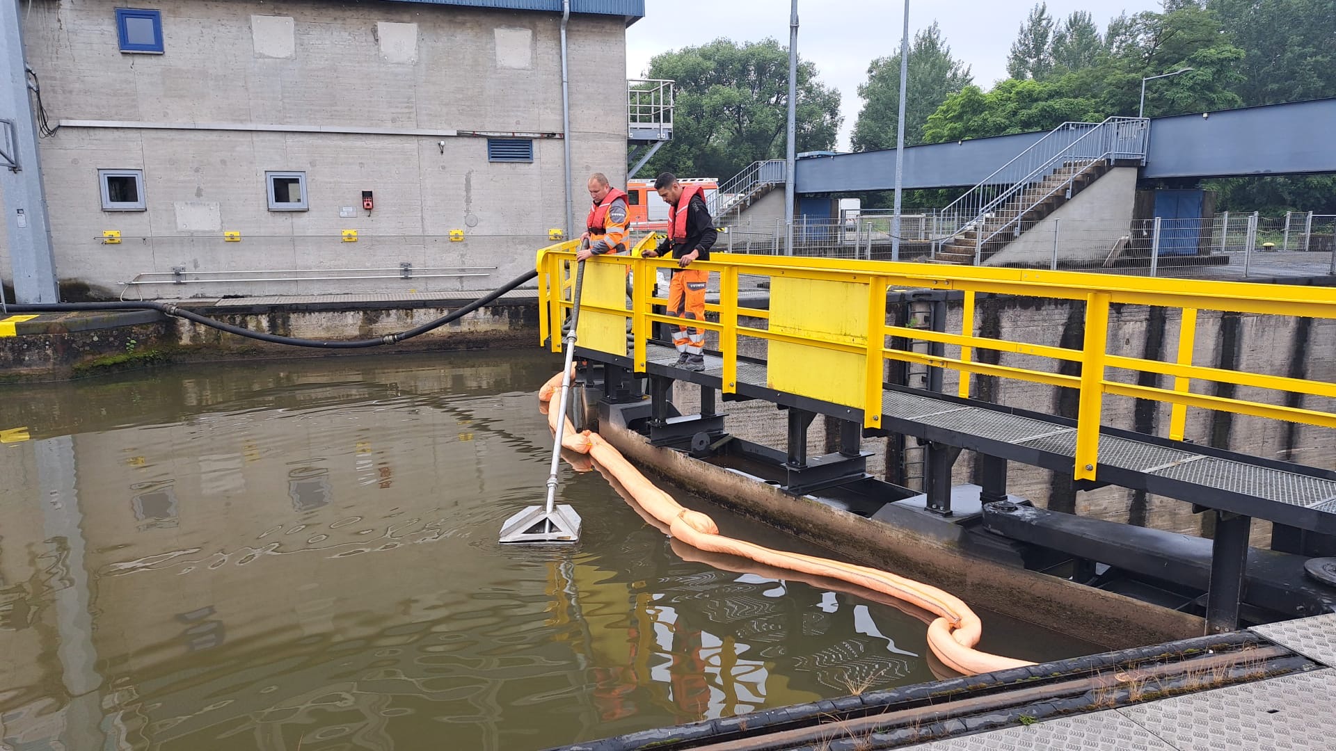 87b6bc99-88f0-44d7-934d-16ae27490f8c